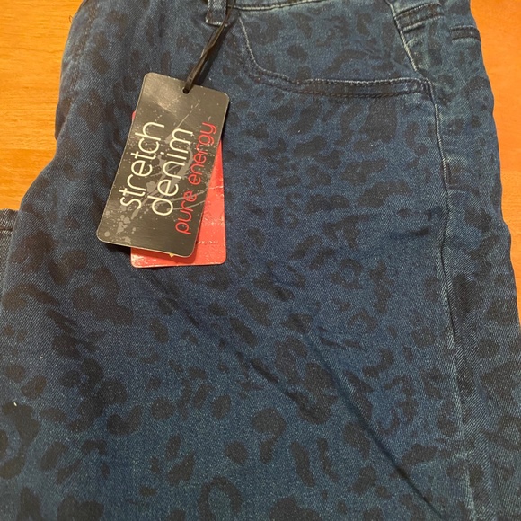 Women's Pants - Picture 2 of 3